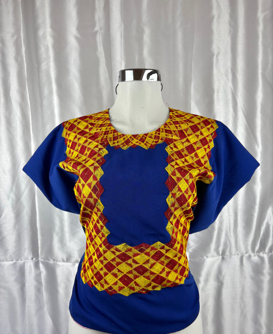 Huipil azul con cadenilla